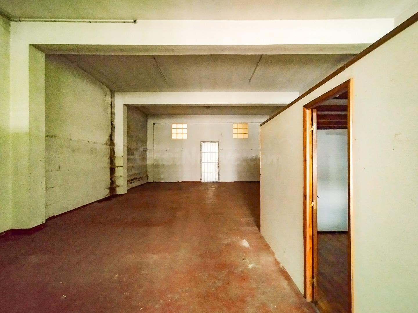 💼 Nave en alquiler en la Avenida Finisterre – Espacio y ubic - foto 4