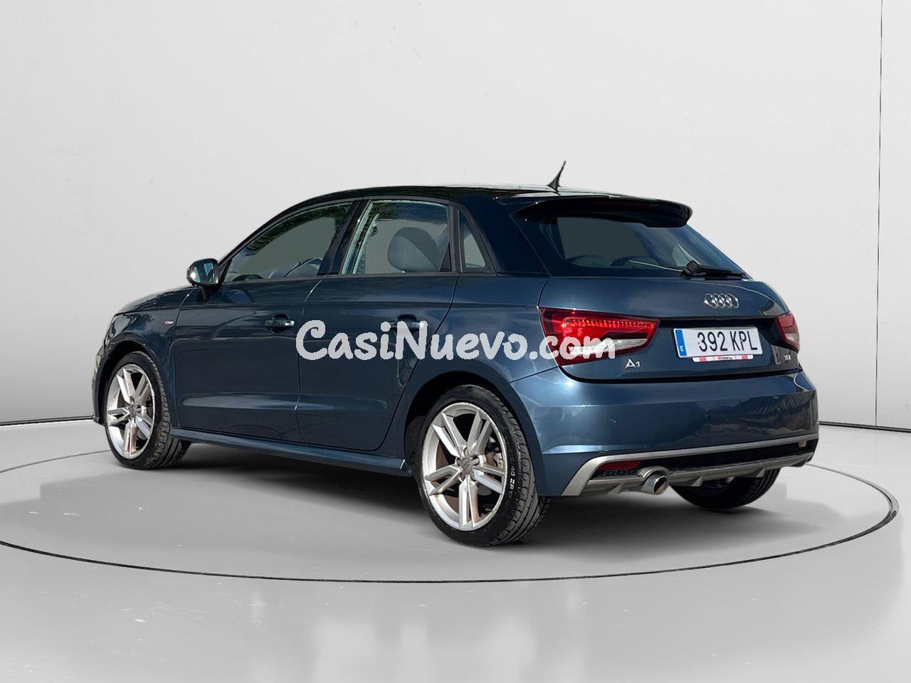 Audi A1 1.6 TDI 116 Atraction - foto 4
