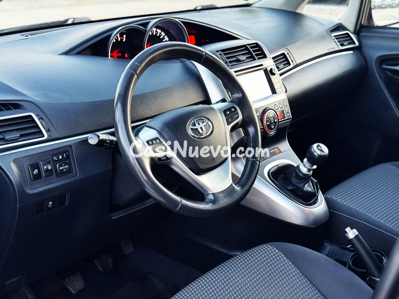 Toyota Verso 115D ADVANCE con TECHO PANORÁMICO, CÁMARA TRASERA...