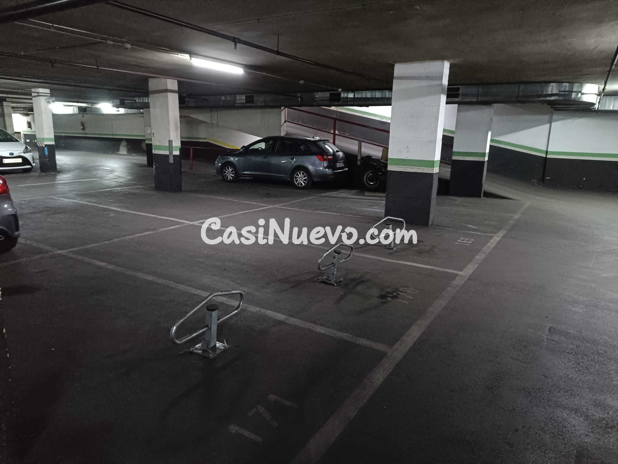 Se venden tres plazas de garaje en Barcelona. Para coche grande o furgoneta
