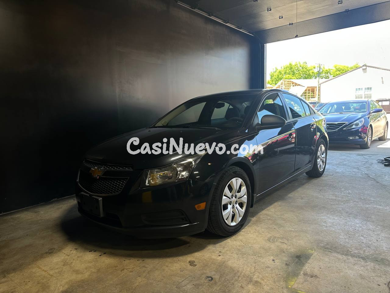 2013 CHEVROLET Cruze for sale.  160k miles. Clean car. 