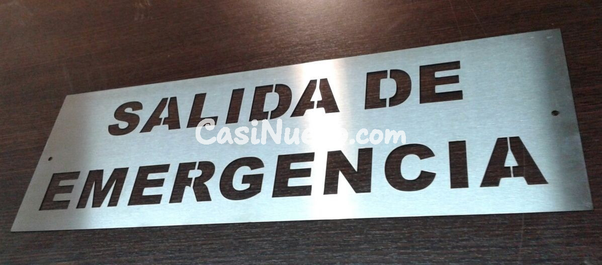 Carteles chicos para oficinas en parque industrial