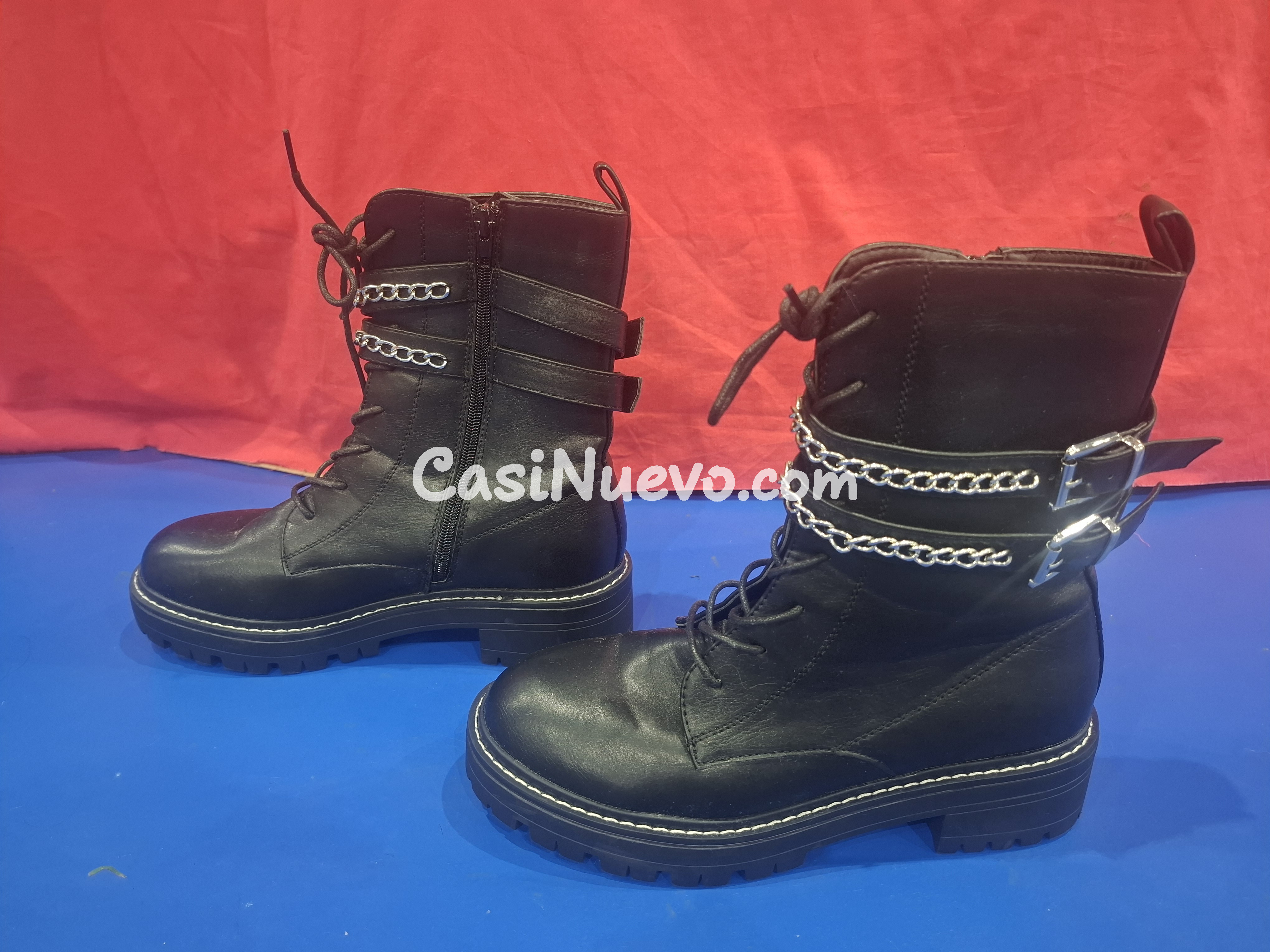 Botas de cuero negras