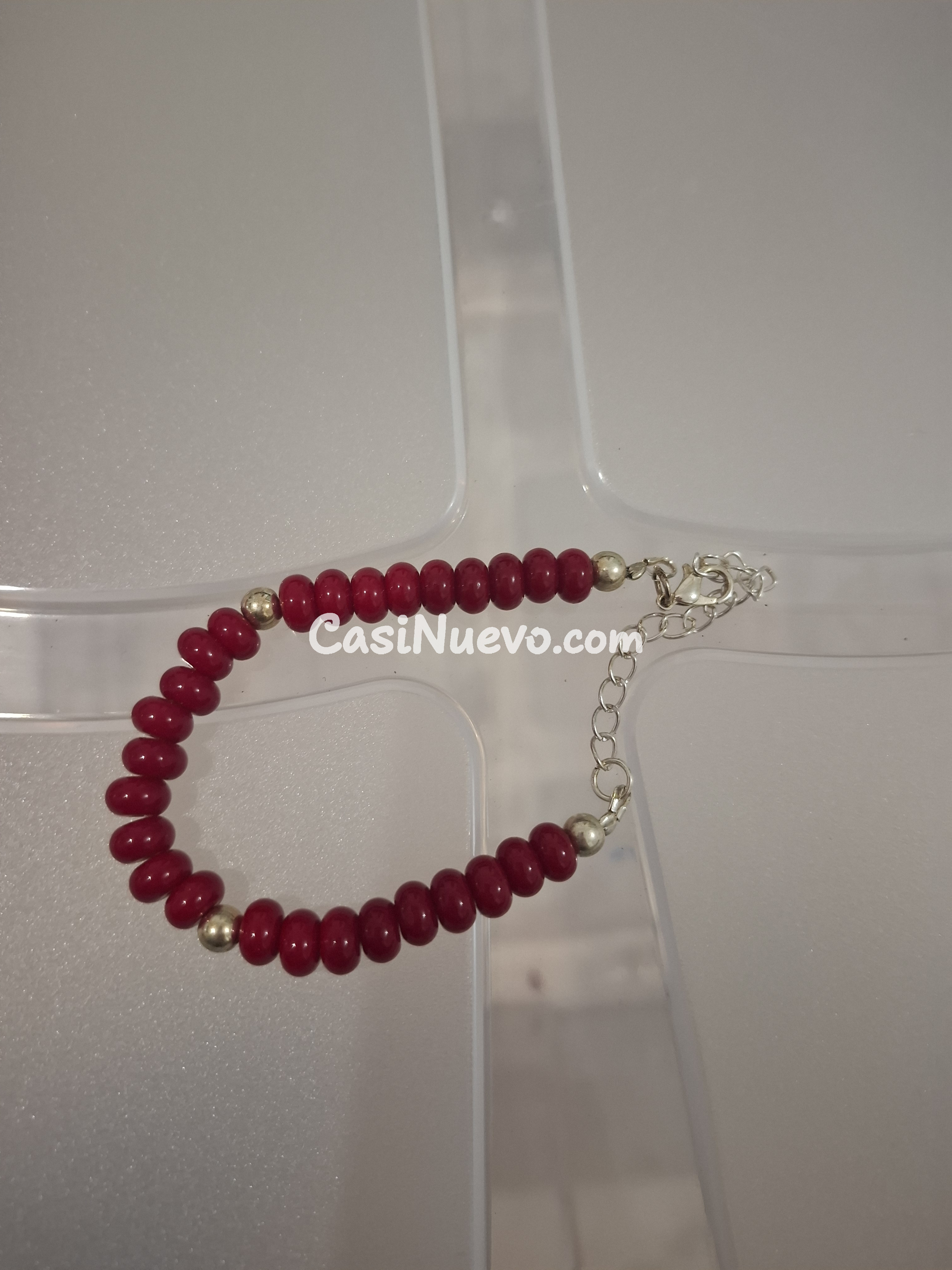 Pulsera de cuentas rojas y plata