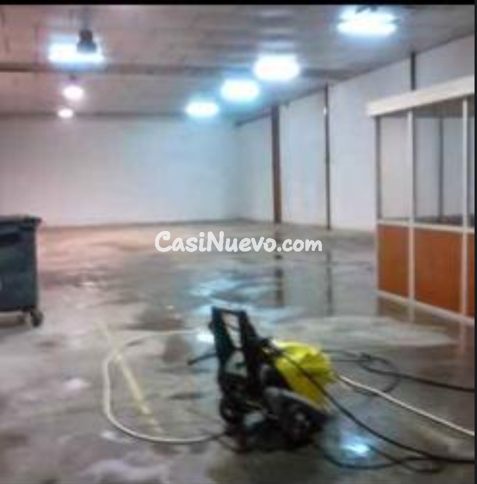 Alquiler de nave con 350 m2 en polígono la Estrella
