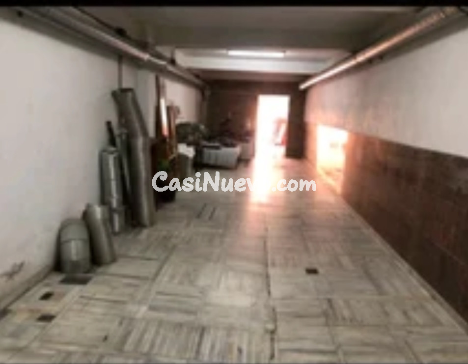 Venta de local de 92 m² en barriada Miraflores de los Ángeles