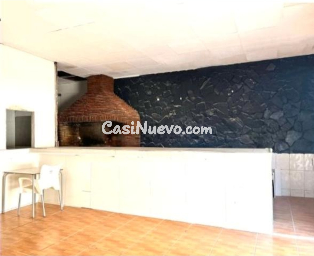 Alquiler de local de 111 m2 en Teatinos.