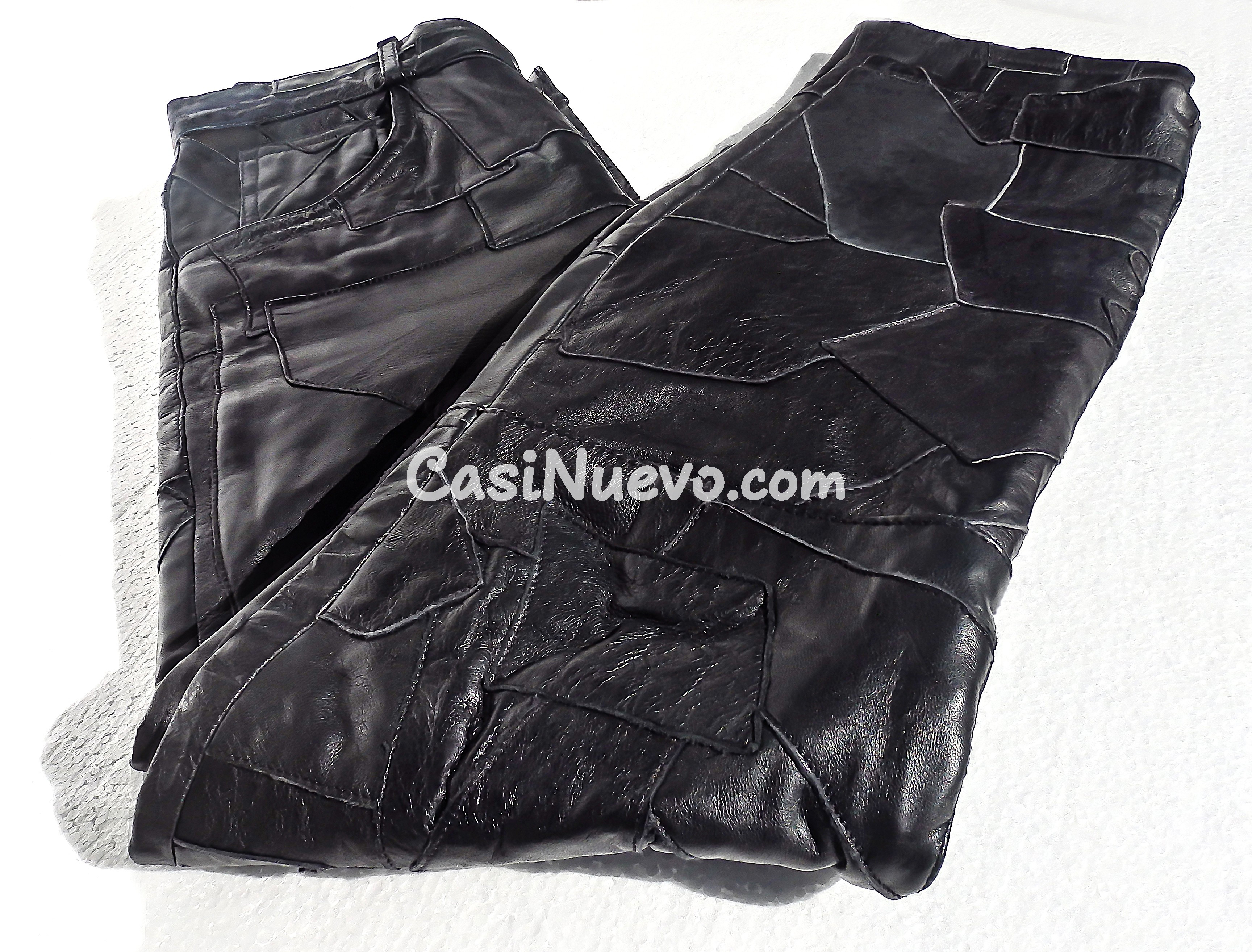 Pantalones de cuero negro