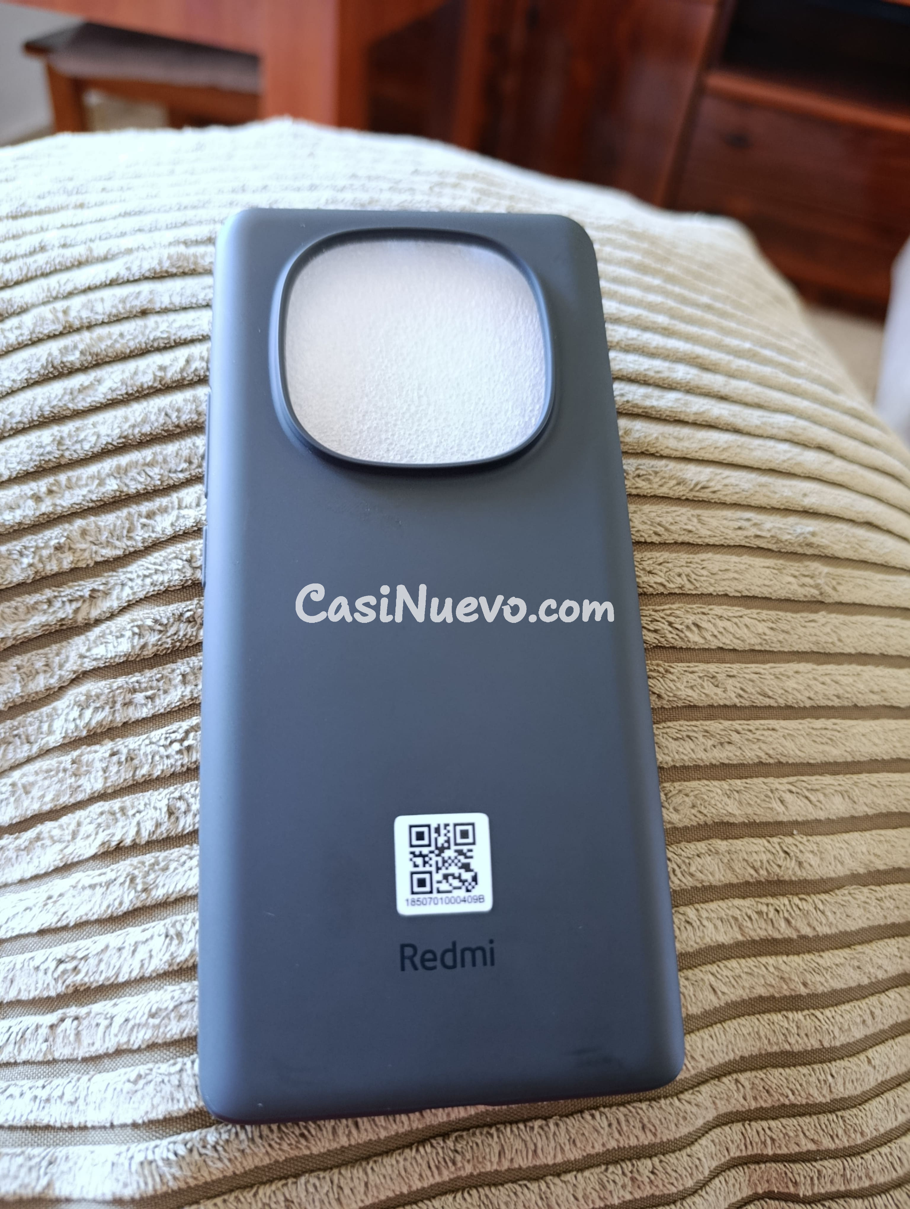 Vendo funda negra original para Xiaomi Redmi Note 14 Pro a estrenar.