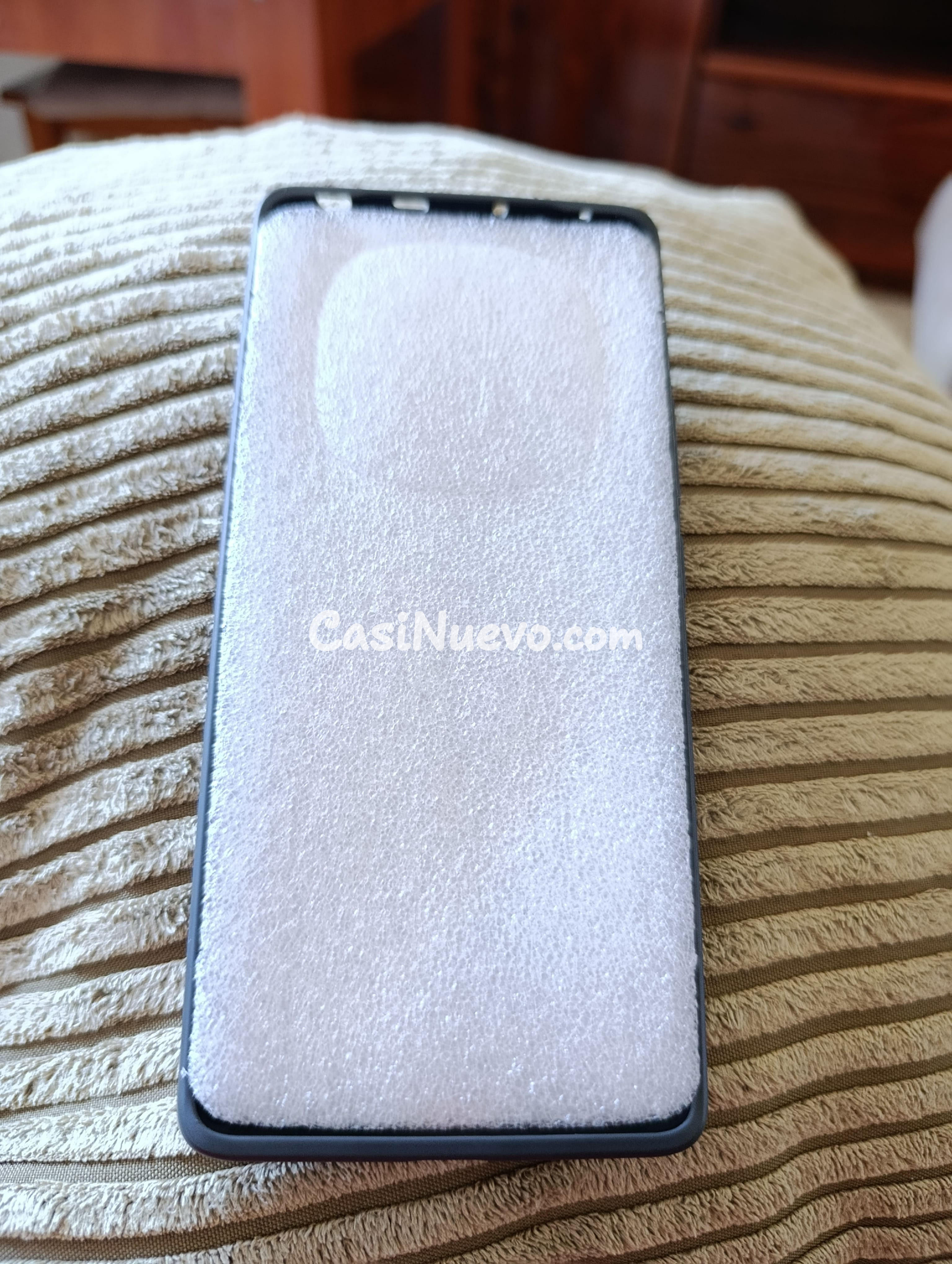 Vendo funda negra original para Xiaomi Redmi Note 14 Pro a estrenar.