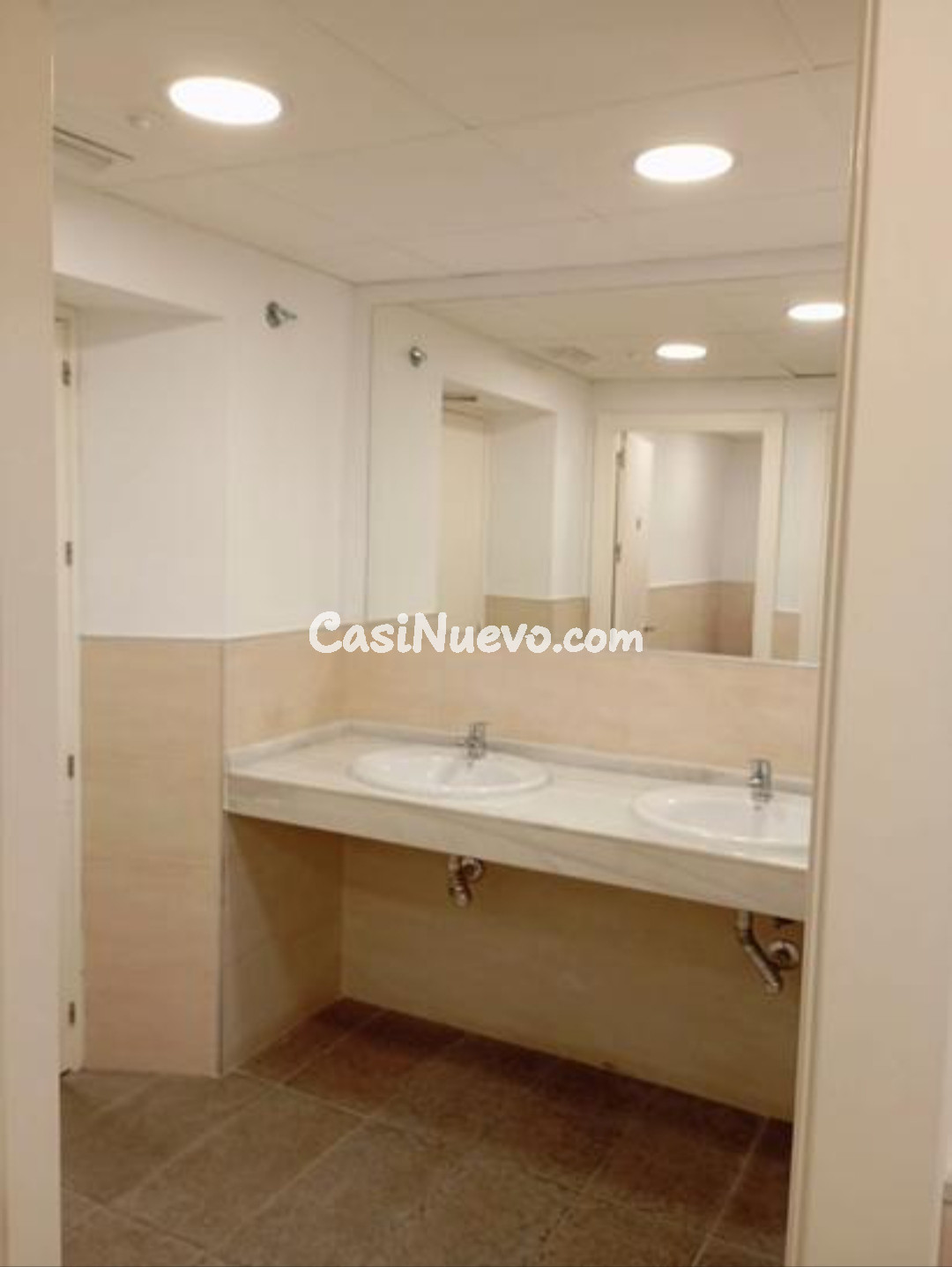 Alquiler de oficina en trinidad grund.