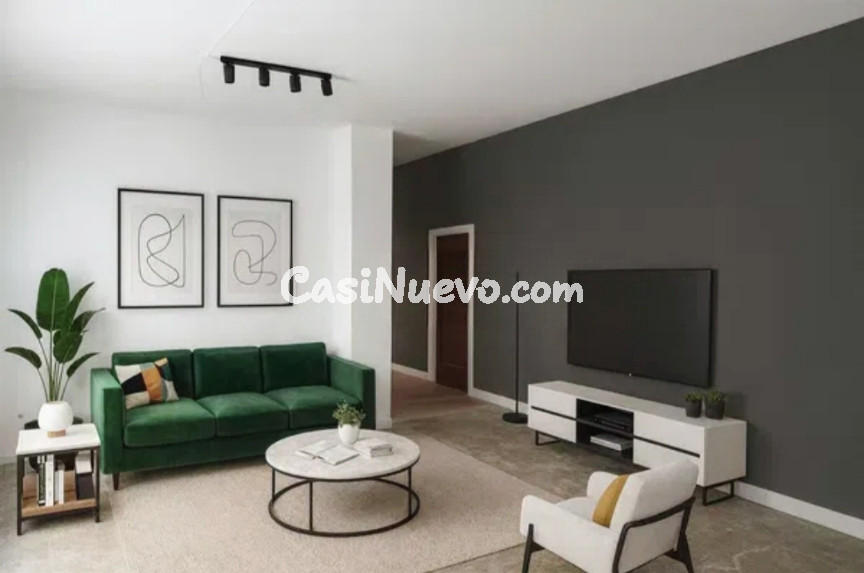 Se vende oficina con posibilidad de cambio de uso a tan solo 50 metros de Calle Larios