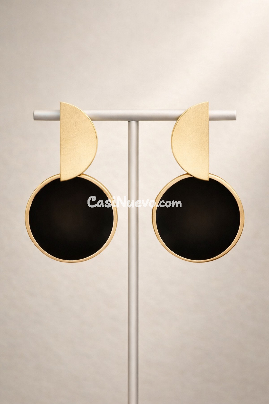 pendientes mujer dorada y negra - foto 2