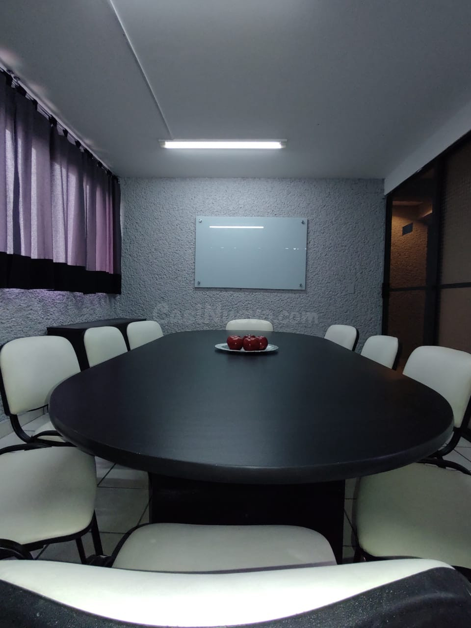 ADQUIERE UNA SALA DE JUNTAS EN GUSTAVO BAZ - foto 2