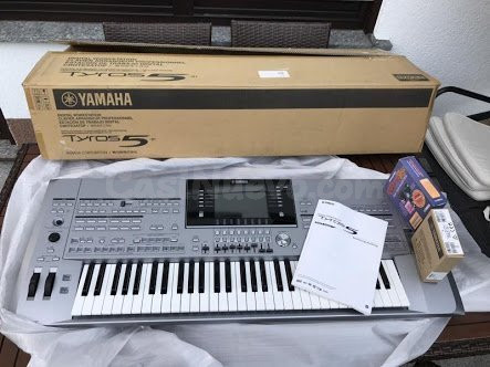 Teclado Yamaha Tyros 5
