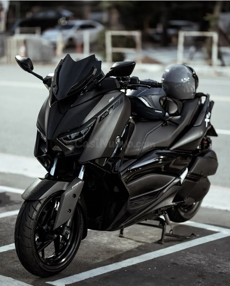 Potente Yamaha XMAX 300 – Comodidad, Velocidad y Rendimiento Premium
