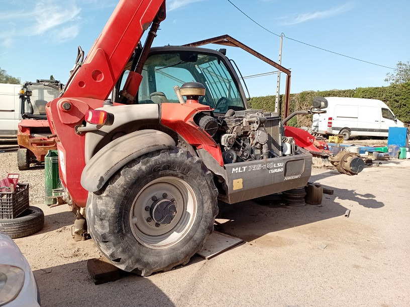 CARRETILLA TELESCÓPICA MANITOU MLT 735 MATRICULADA. - foto 4