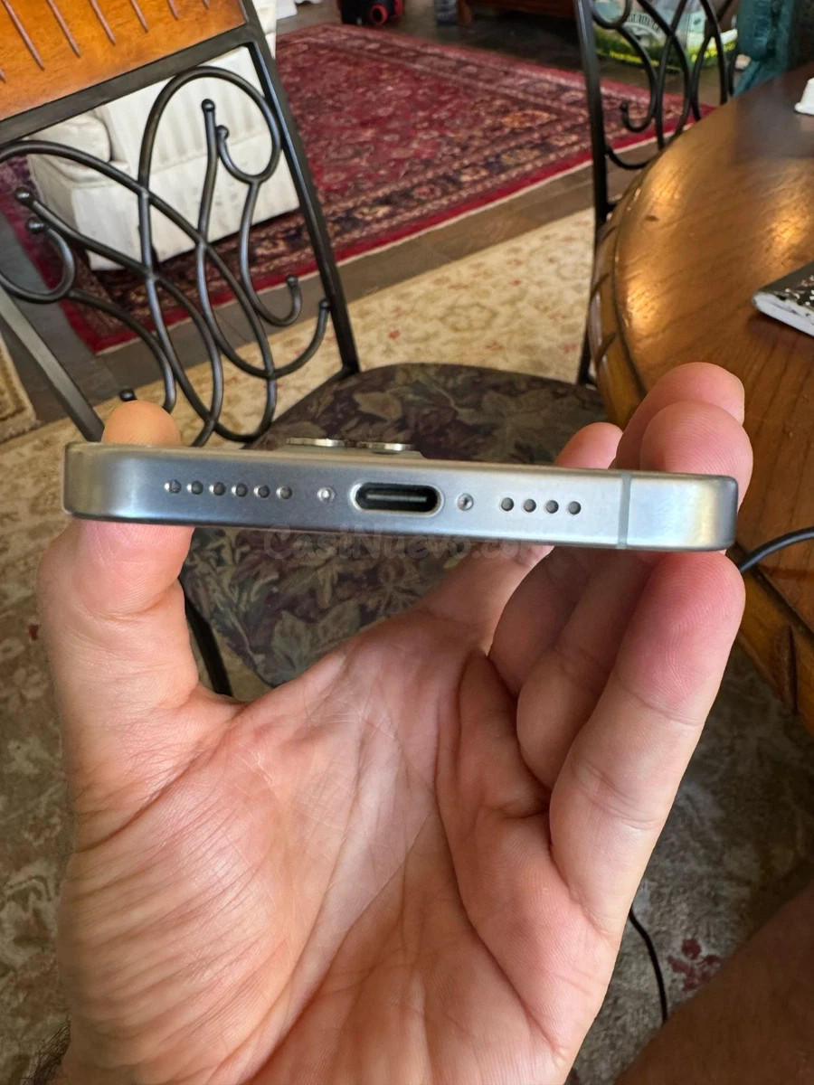 iPhone con caja y accesorios - foto 4