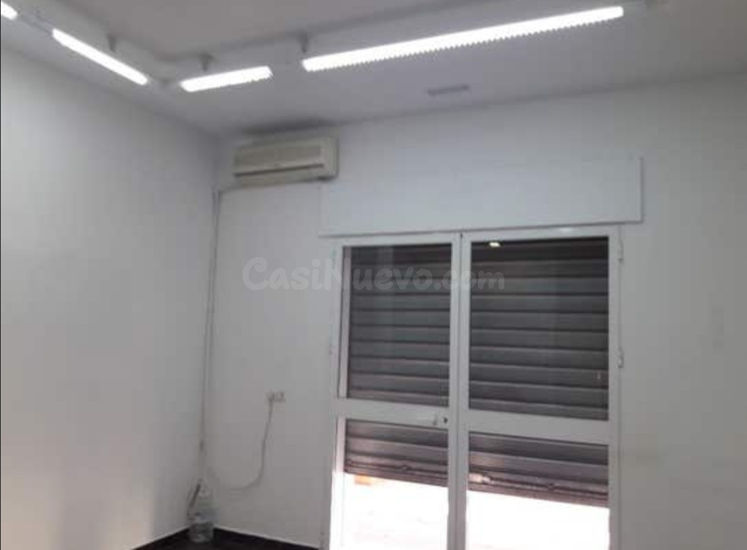Alquiler de local con 35 m2 zona Hipercor