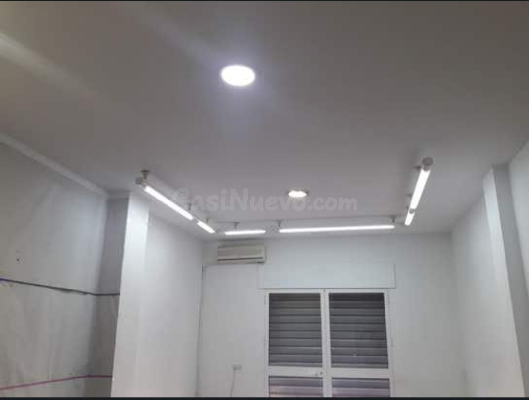 Alquiler de local con 35 m2 zona Hipercor - foto 3
