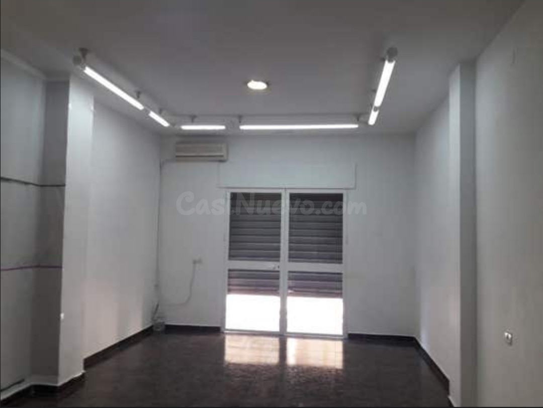Alquiler de local con 35 m2 zona Hipercor - foto 4