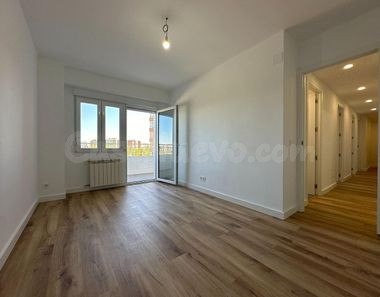 Servicio de montaje de suelos de maderas laminados vinilos s - foto 3