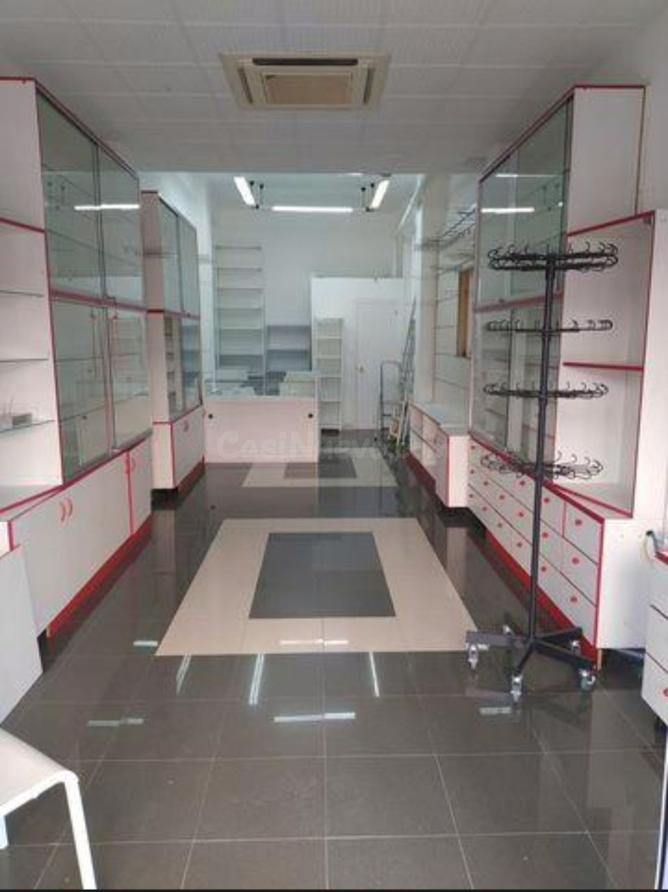 Alquiler de local de 45 m2 zona calle la unión - foto 2