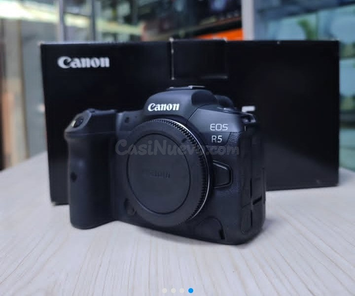 Canon EOS R5 Mark II Camera - foto 2