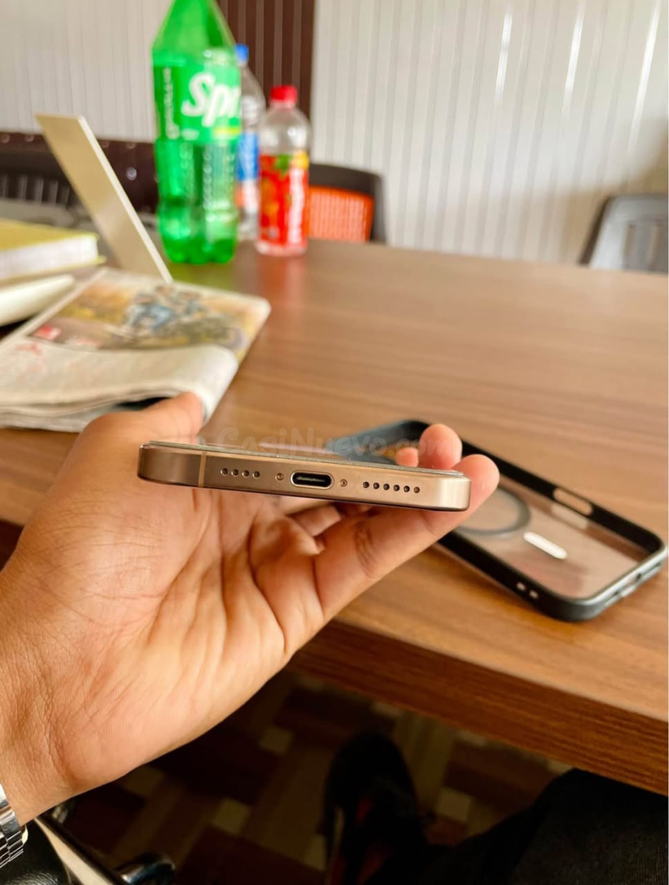 Apple iPhone 16 Pro Max - foto 4