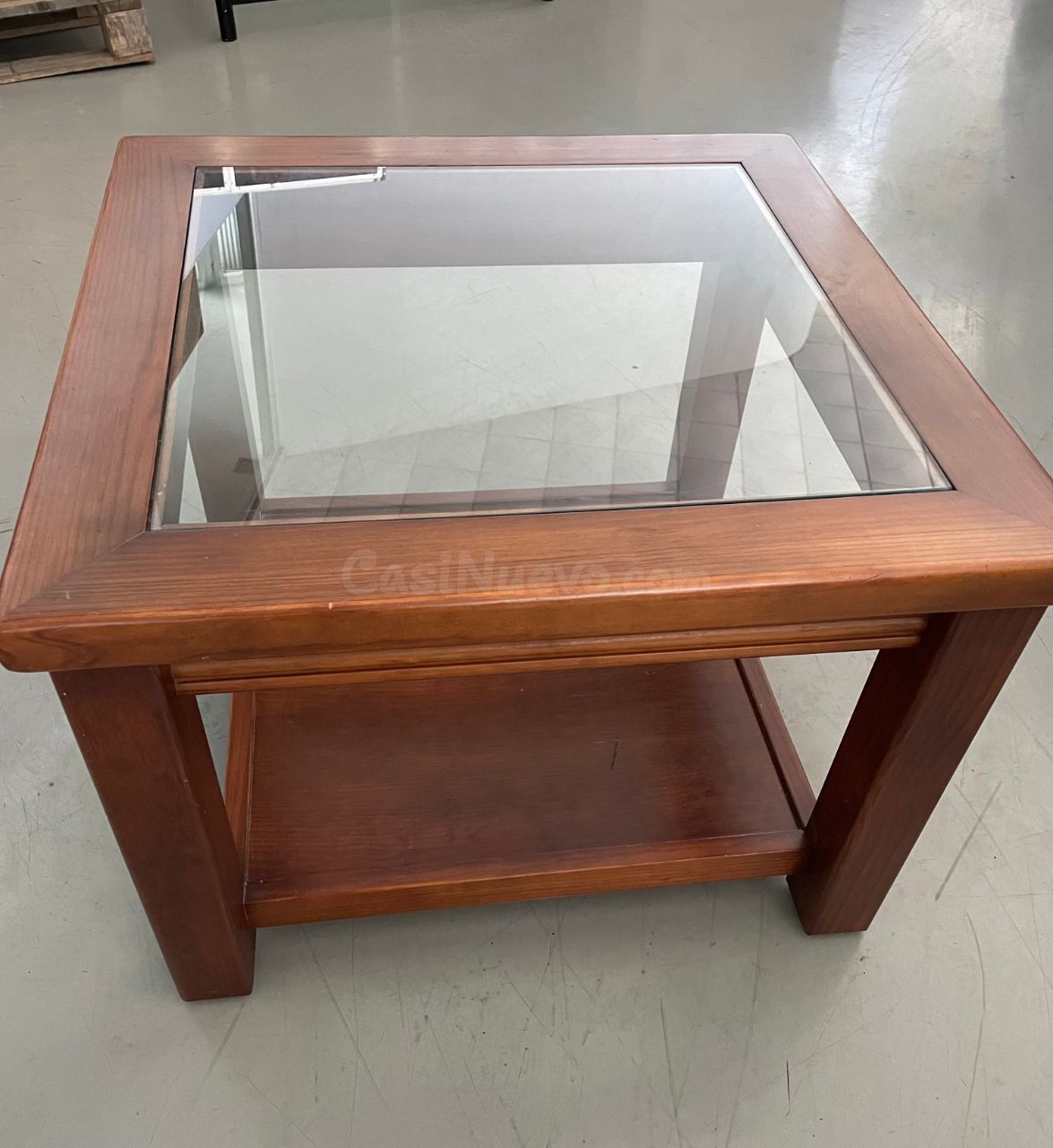 Mesa baja madera y cristal cuadrada