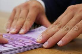 Ofrezco préstamos a corto, medio y largo plazo. Para más información, contácteme directamente a mi dirección de correo electrónico: (roselinesoniadelavie@gmail.com)
