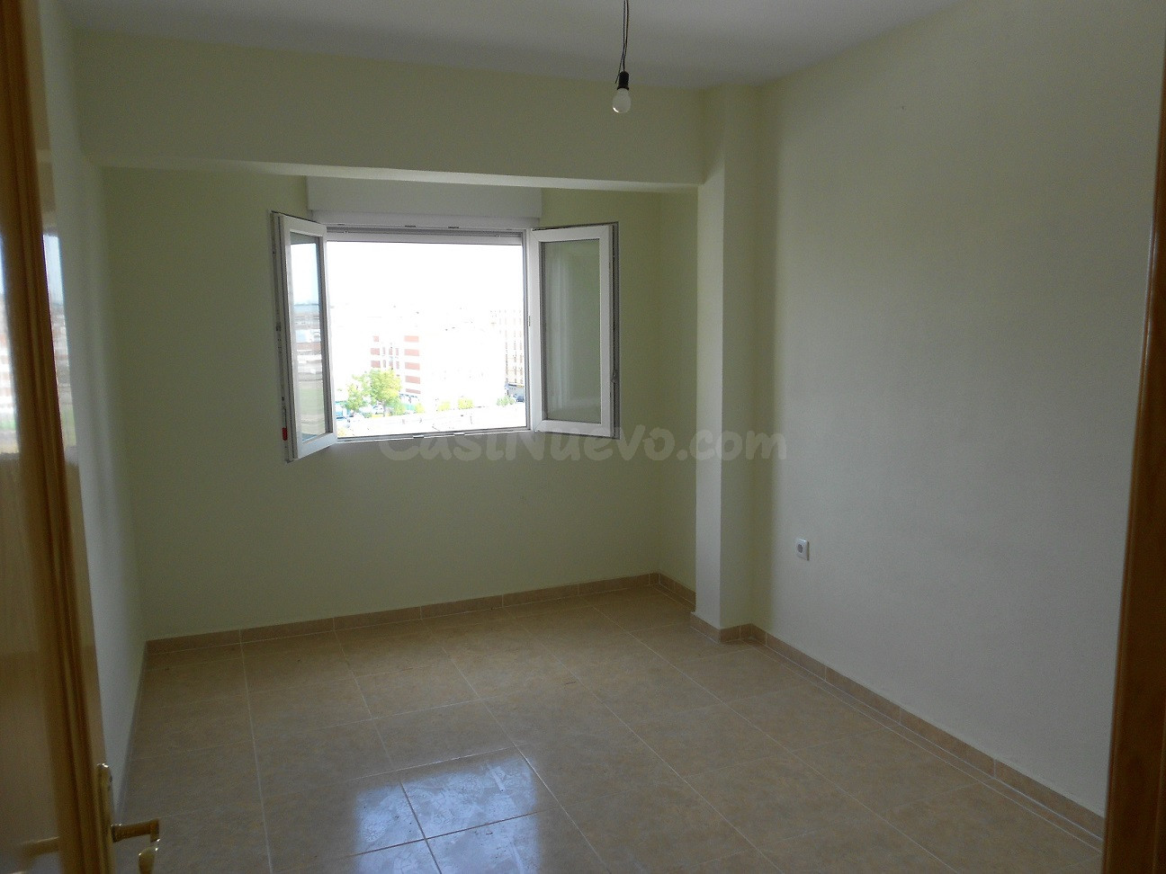 Luminoso y soleado piso junto al Circo Romano - foto 4