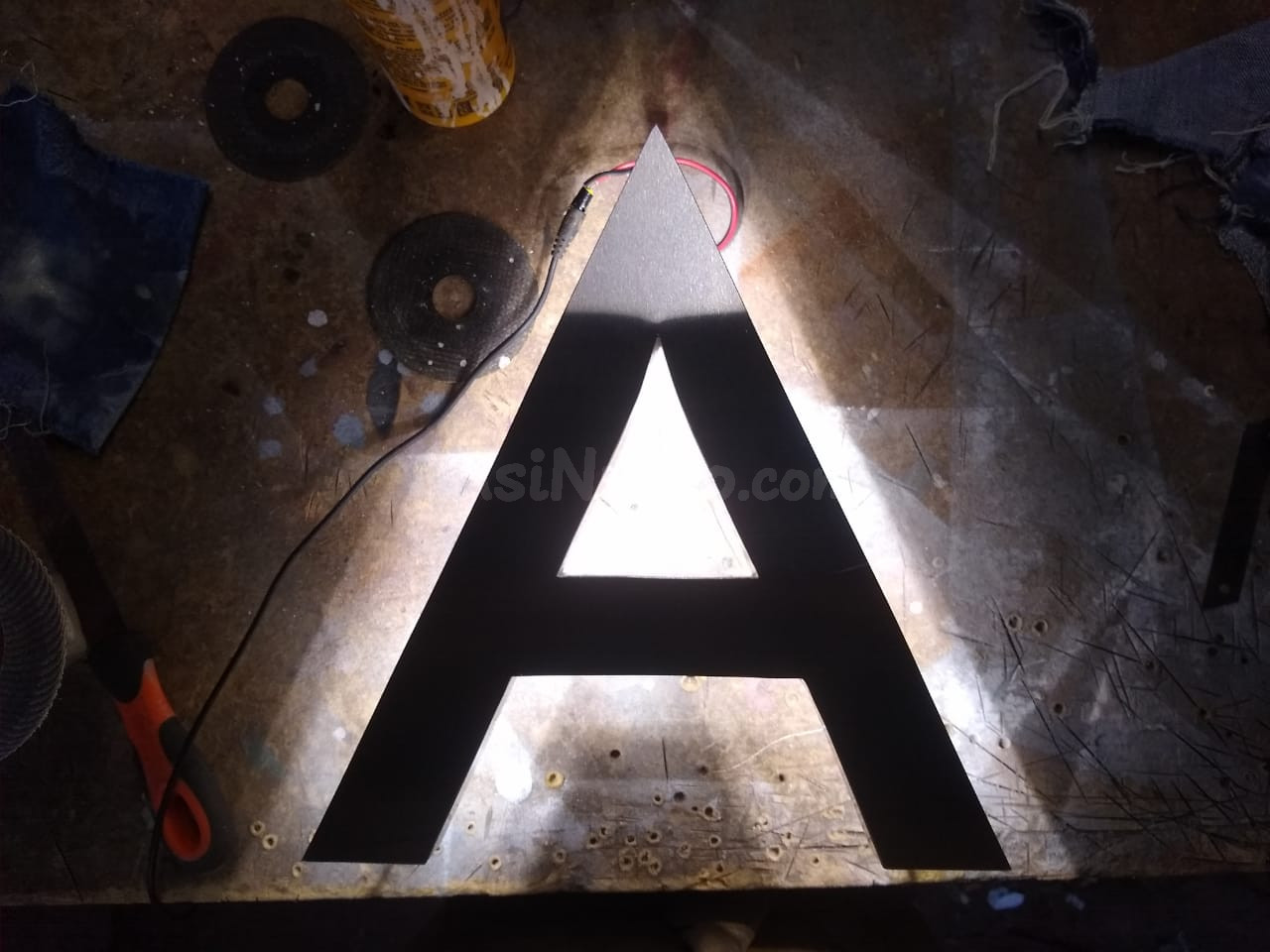 Letras de acero para edificios - foto 2
