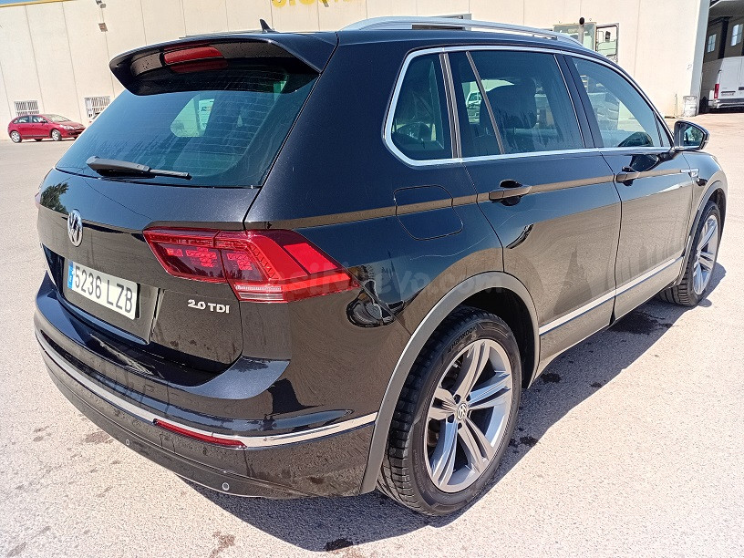 VOLKSWAGEN TIGUAN 2.0 TDI R-LINE 150 CV. - foto 4