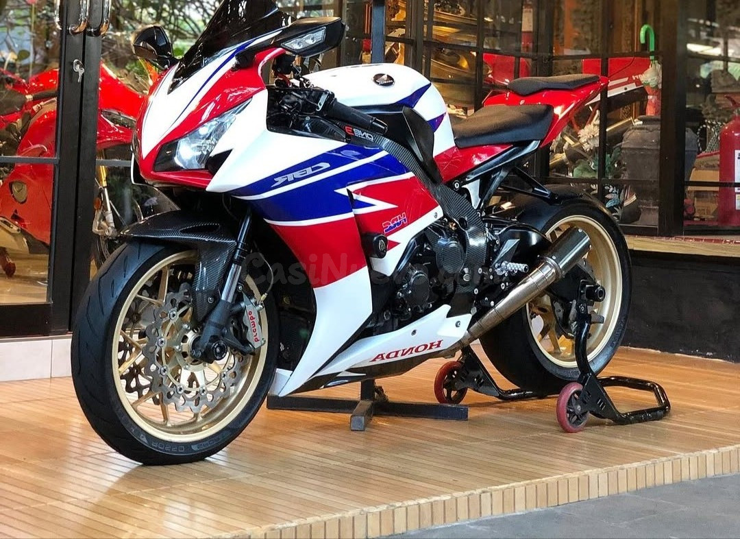 Honda CBR900RR Fireblade 2023 Gasolina - foto 3