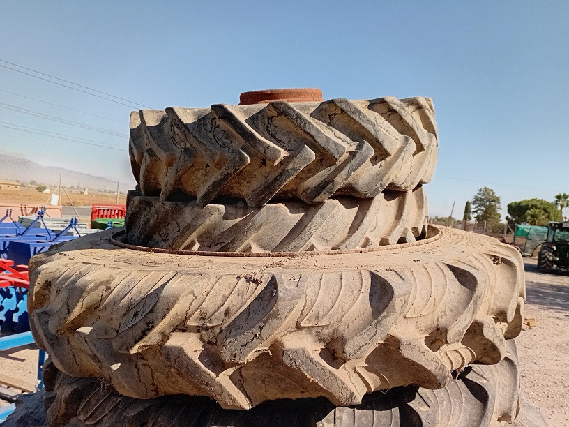 RUEDAS Y NEUMÁTICOS FINOS PARA TRACTOR FRUTERO. - foto 4