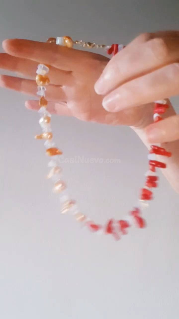Collar coral, nácar y opalina