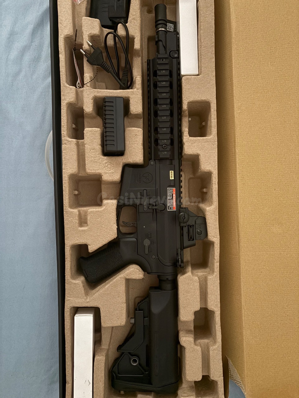 Amoeba AM-008 BK M4 AEG + Caja y Accesorios