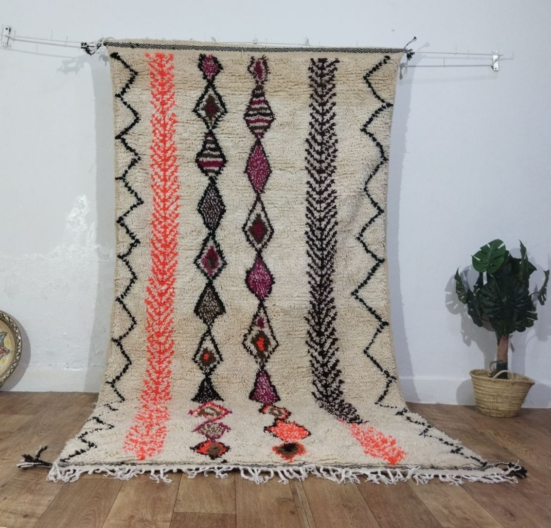 Alfombra bereber marroquí Azilal artesanal – 267 × 145 cm