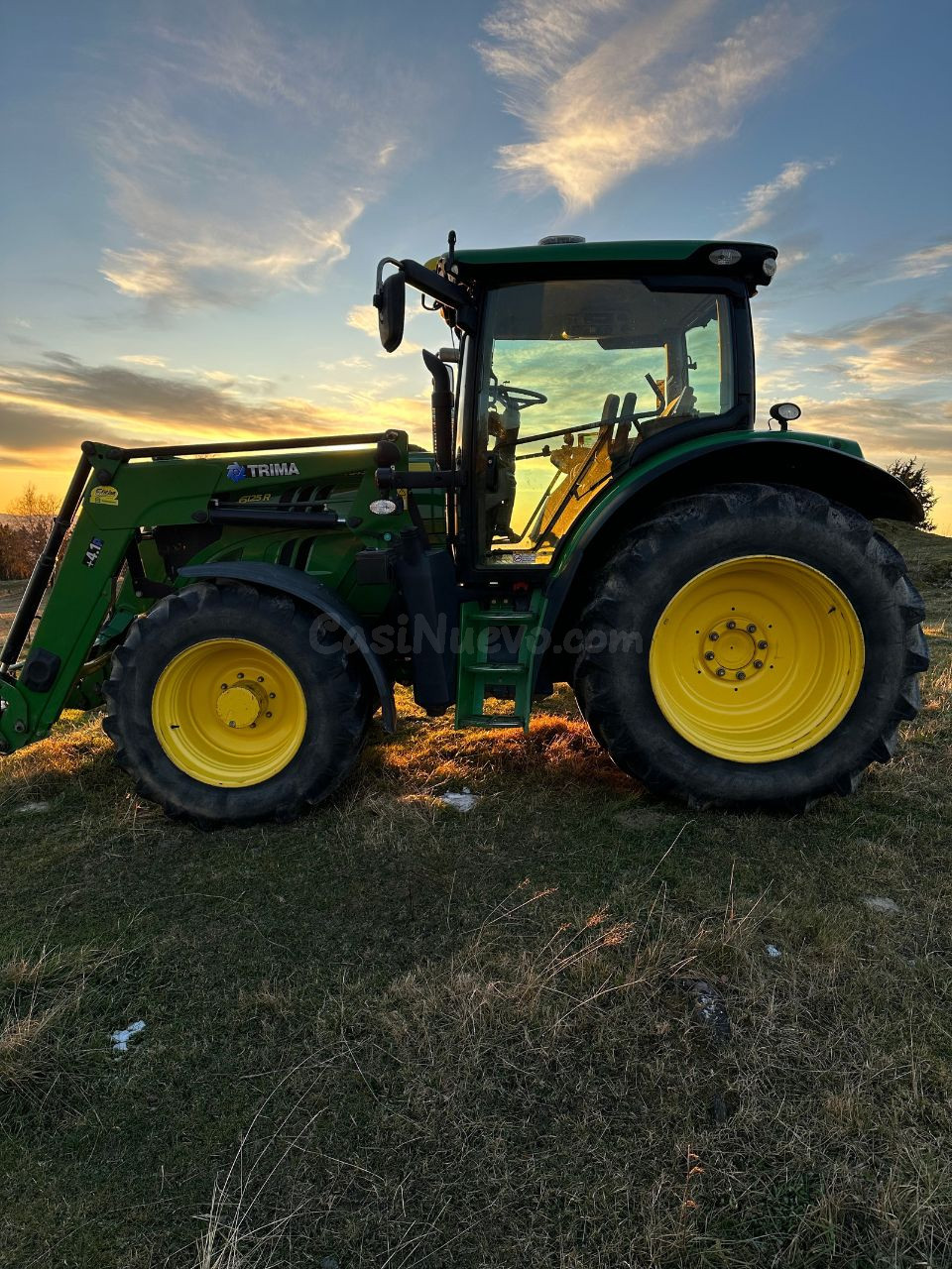 Tractor John Deere 6158R con cargador frontal