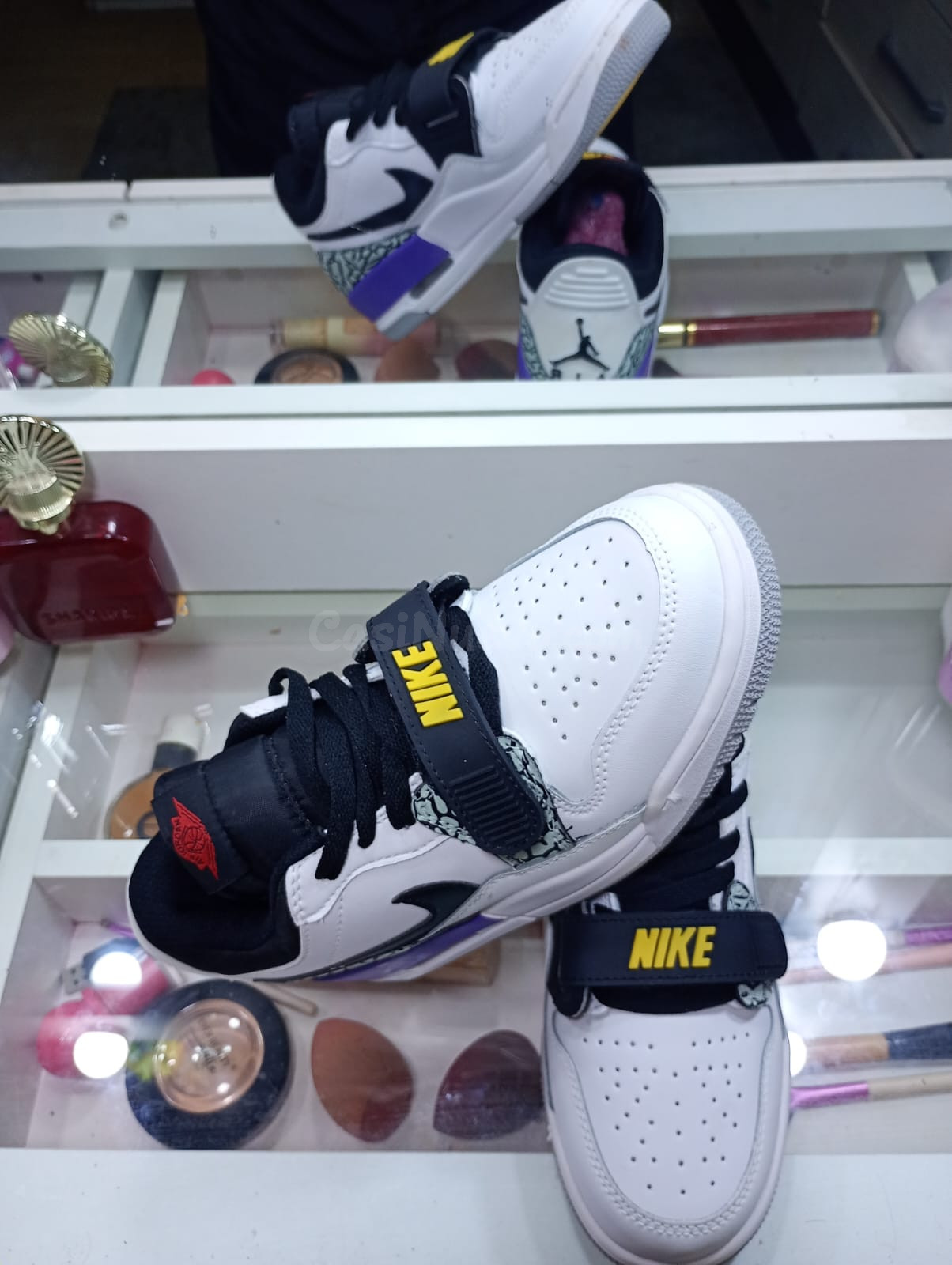 Zapatillas Jordan Legacy 312 Low Lakers - Talla 36 /5.5/ 22. - foto 3