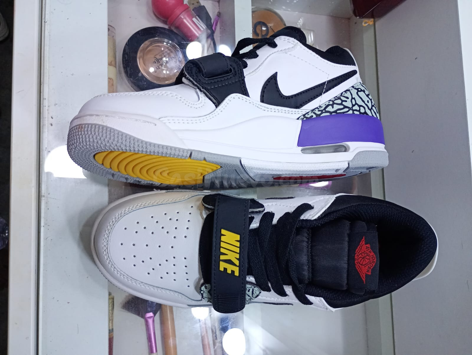 Zapatillas Jordan Legacy 312 Low Lakers - Talla 36 /5.5/ 22. - foto 4