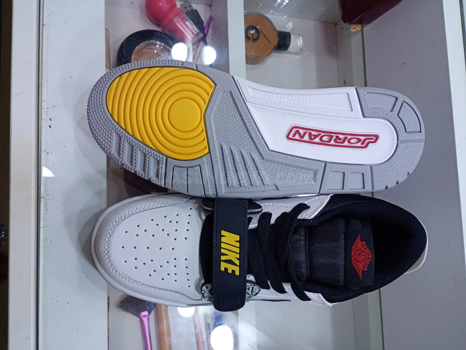 Zapatillas Jordan Legacy 312 Low Lakers - Talla 36 /5.5/ 22. - foto 5