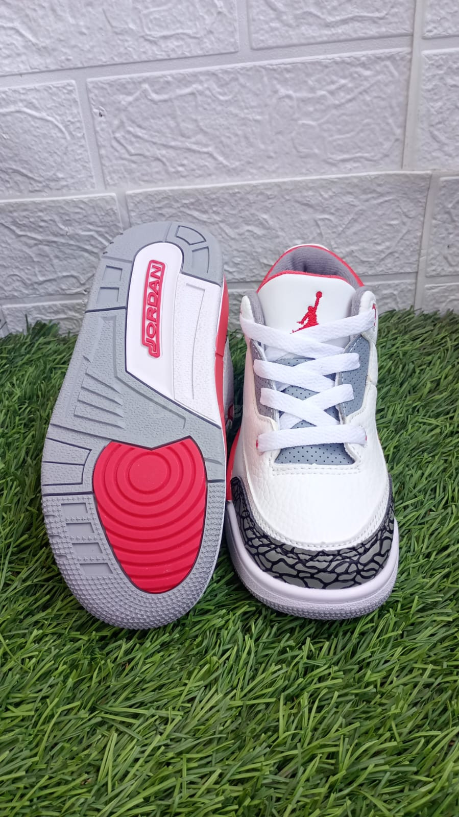 Zapatillas Air Jordan 3 Retro "Fire Red"- TALLA 31/ 19cm. - foto 4