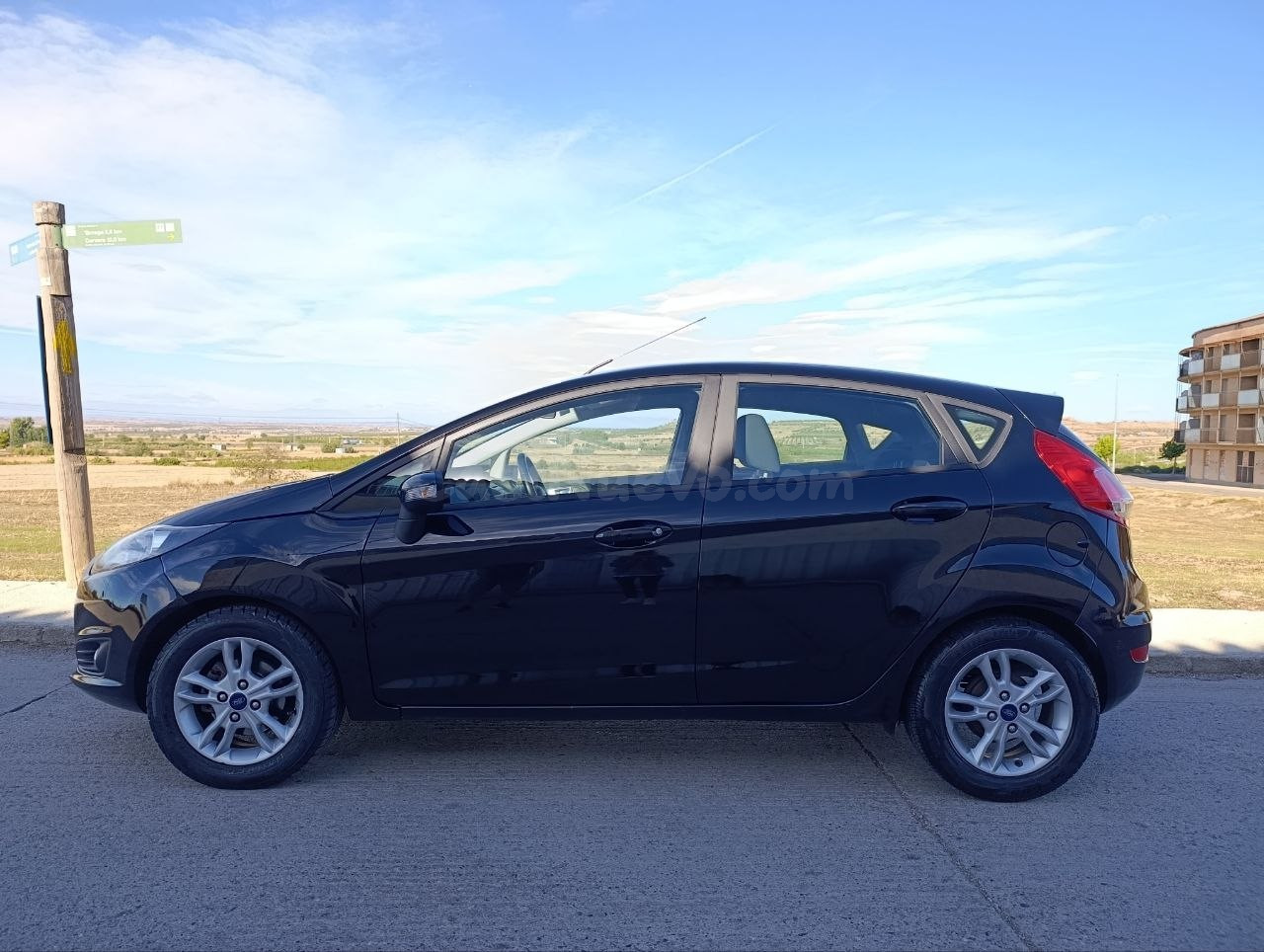 FORD FIESTA 2017 / 82 CV / SOLO 73.600 KM - foto 2