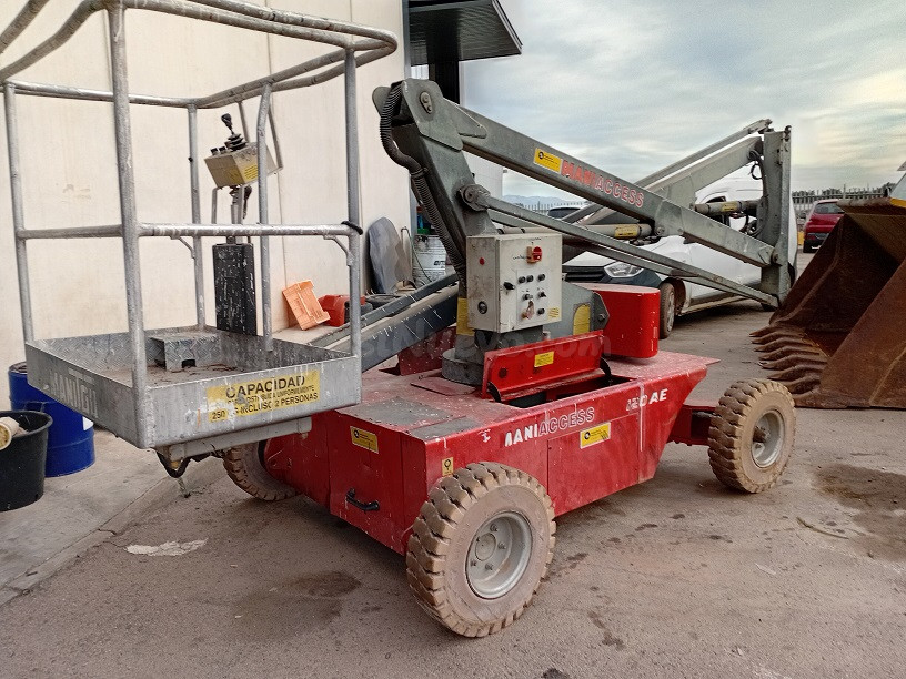 PLATAFORMA ELEVADORA MANITOU BF 120 AE ELECTRICA. - foto 3
