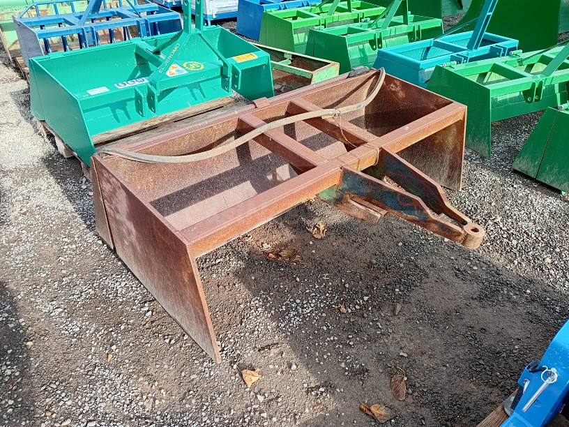 Arado cultivador agrícola oxidado