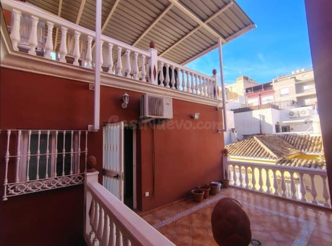 Terraza clásica estilo rústico moderno