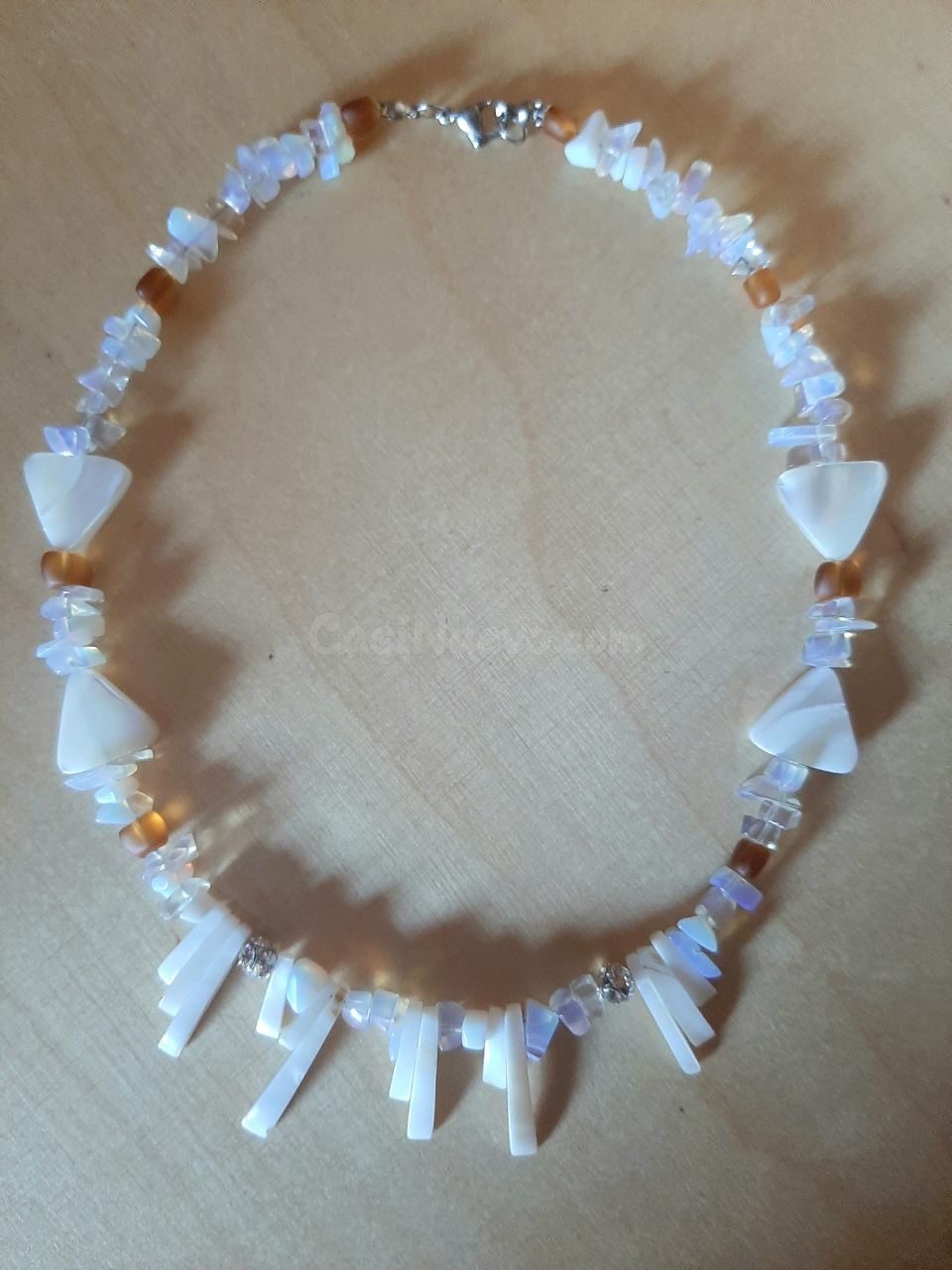 Collar nacar, opalina y cristal