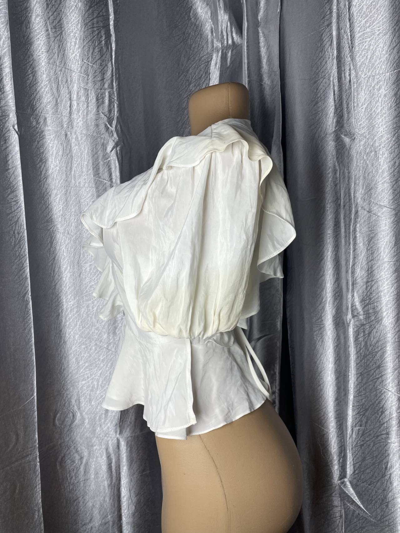 Blouse Cache-cœur à Volants Et Manches Bouffantes — image1